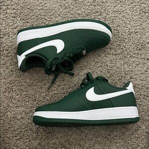 Green and White Low-Top Nike Air Force One Shoes - Size 8 Men